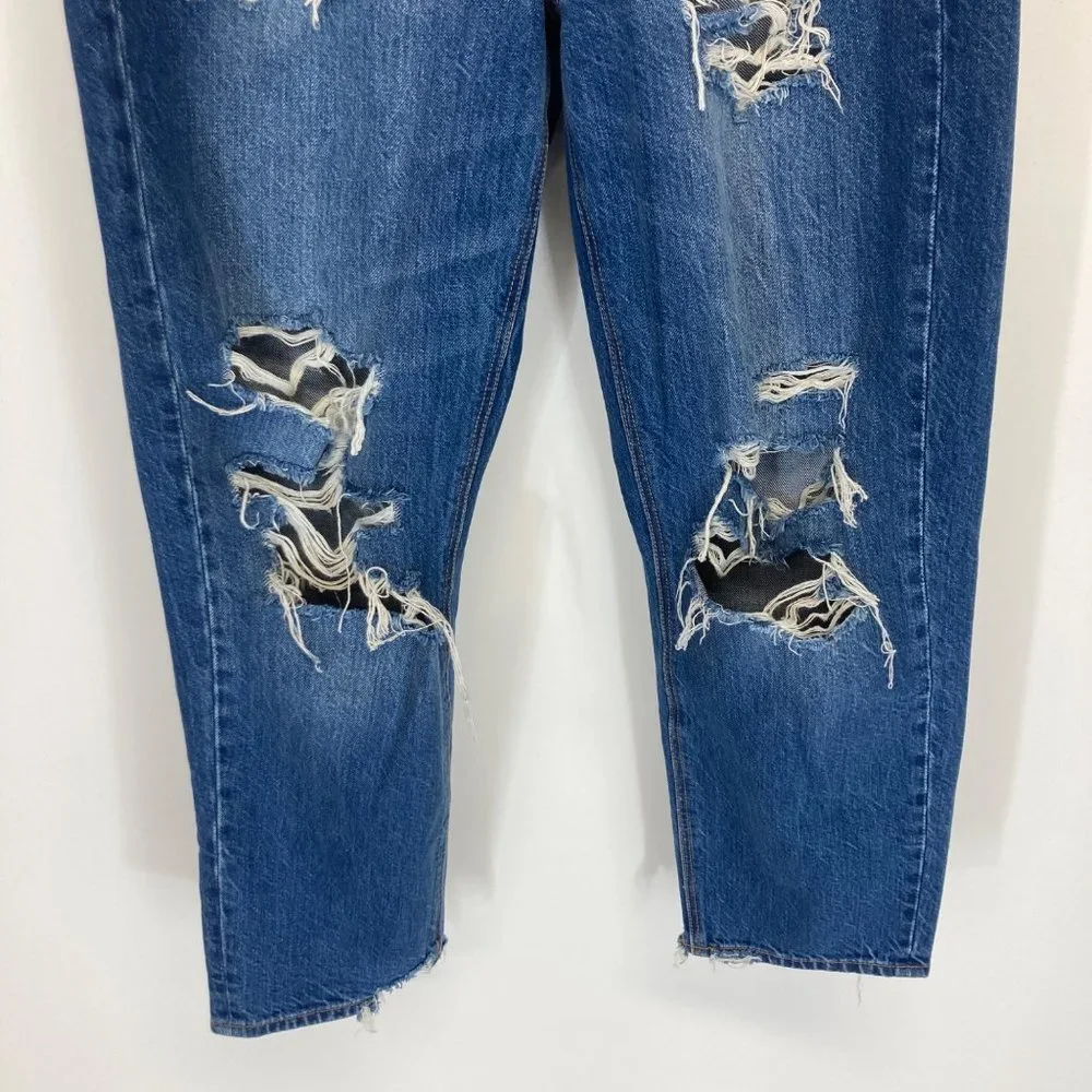 American Eagle 90's boyfriend distressed medium wash jeans 4 short